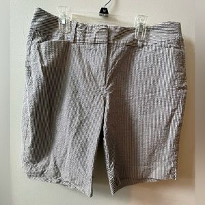 Ann Taylor Bermuda shorts, grey/white, size 8